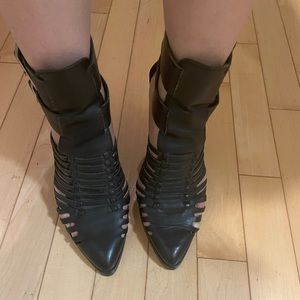 Jeffrey Campbell Ibiza last black gladiator cut off bootie Sz 6